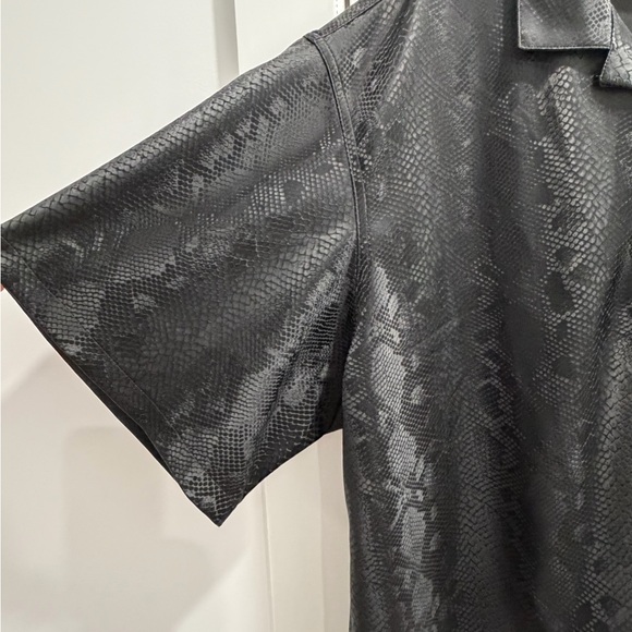 Men's Black Snake Print Shirt Jacket - Picture 4 of 10